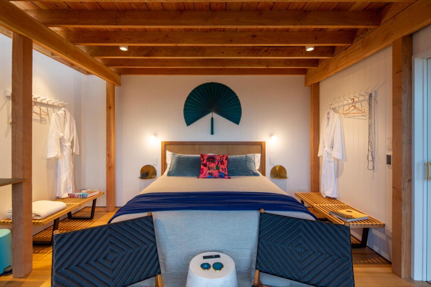 Arrowtown Modern Studio. Private Reserve Setting 1