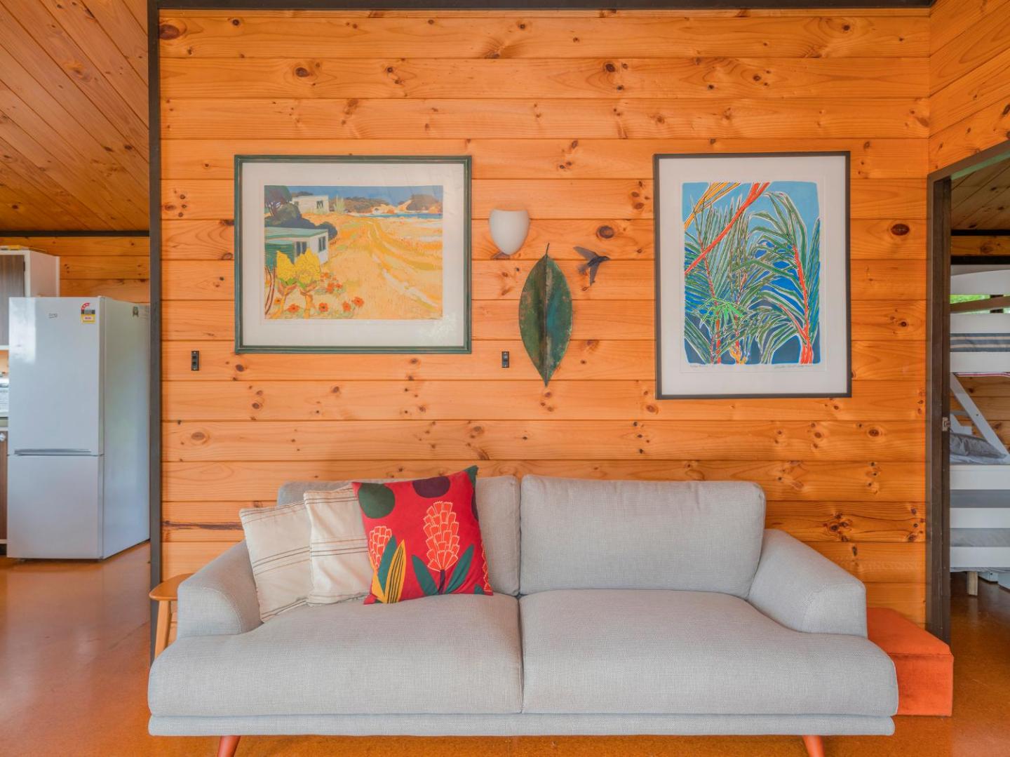 Beach Lovers Bach - Hahei Holiday Home 3