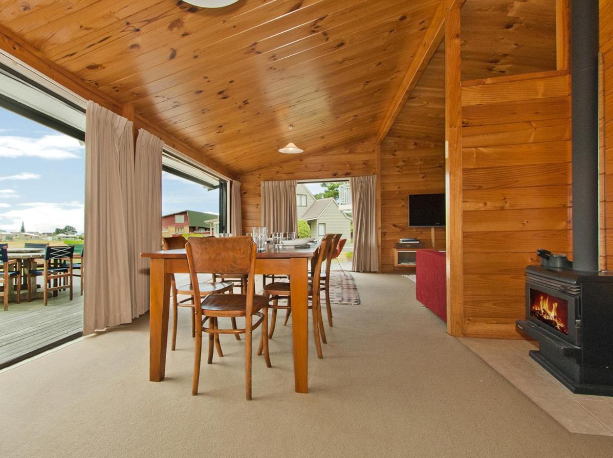 Pretty In Pauanui - Pauanui Holiday Home 4