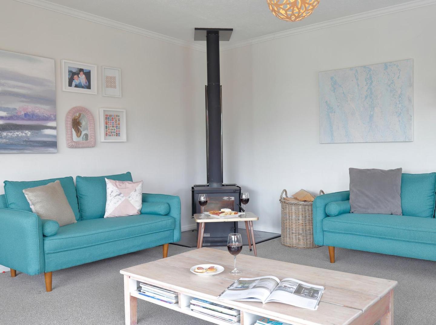 The Clearwater Cottage - Te Anau Holiday Home 2