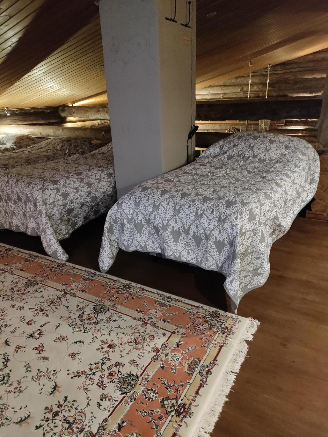 Luxus Kelohonkahuvila Ulkoporealtaalla Villa Lilja 4