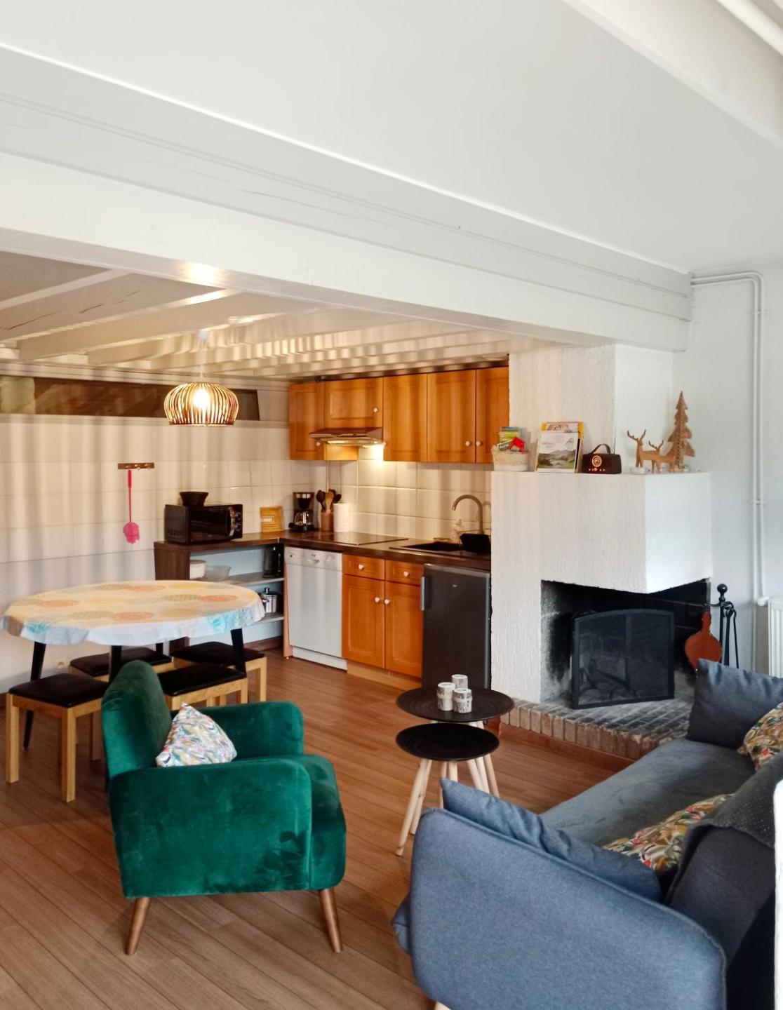 Maison cozy, 2 chambres, avec parking