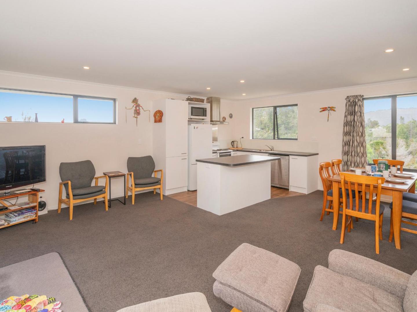 Manuka Lodge - Tairua Holiday Home 4