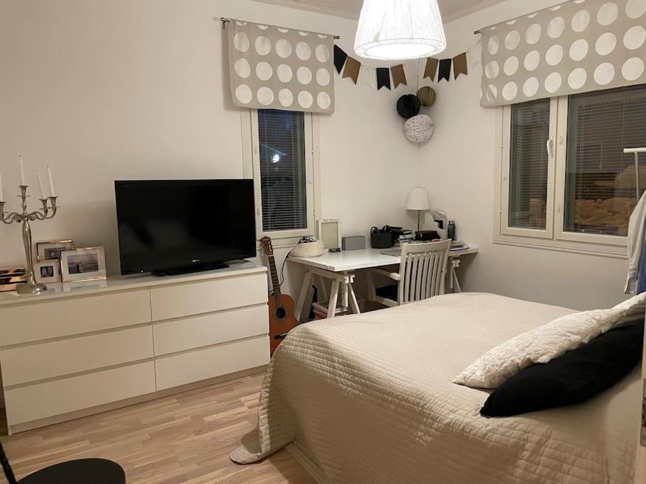 6br Villa | 10 Min City Centre | Bbq | Lake 300m 2