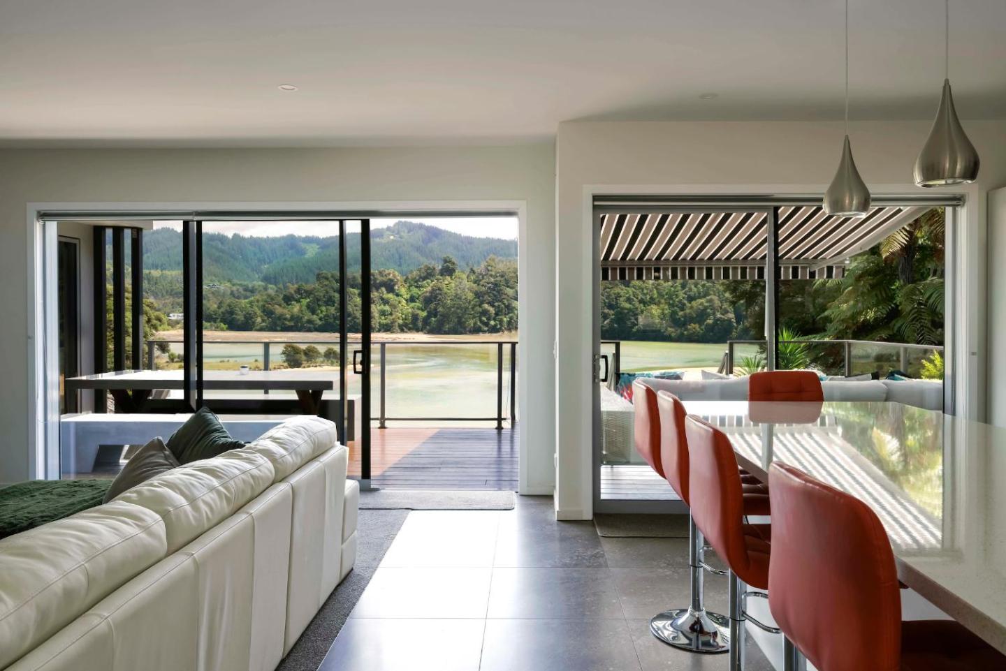 Kaiteriteri Beach House – 2br With Stunning Views 1