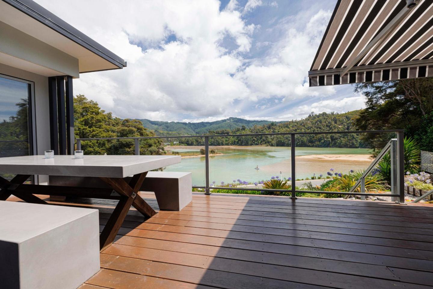 Kaiteriteri Beach House – 2br With Stunning Views 4