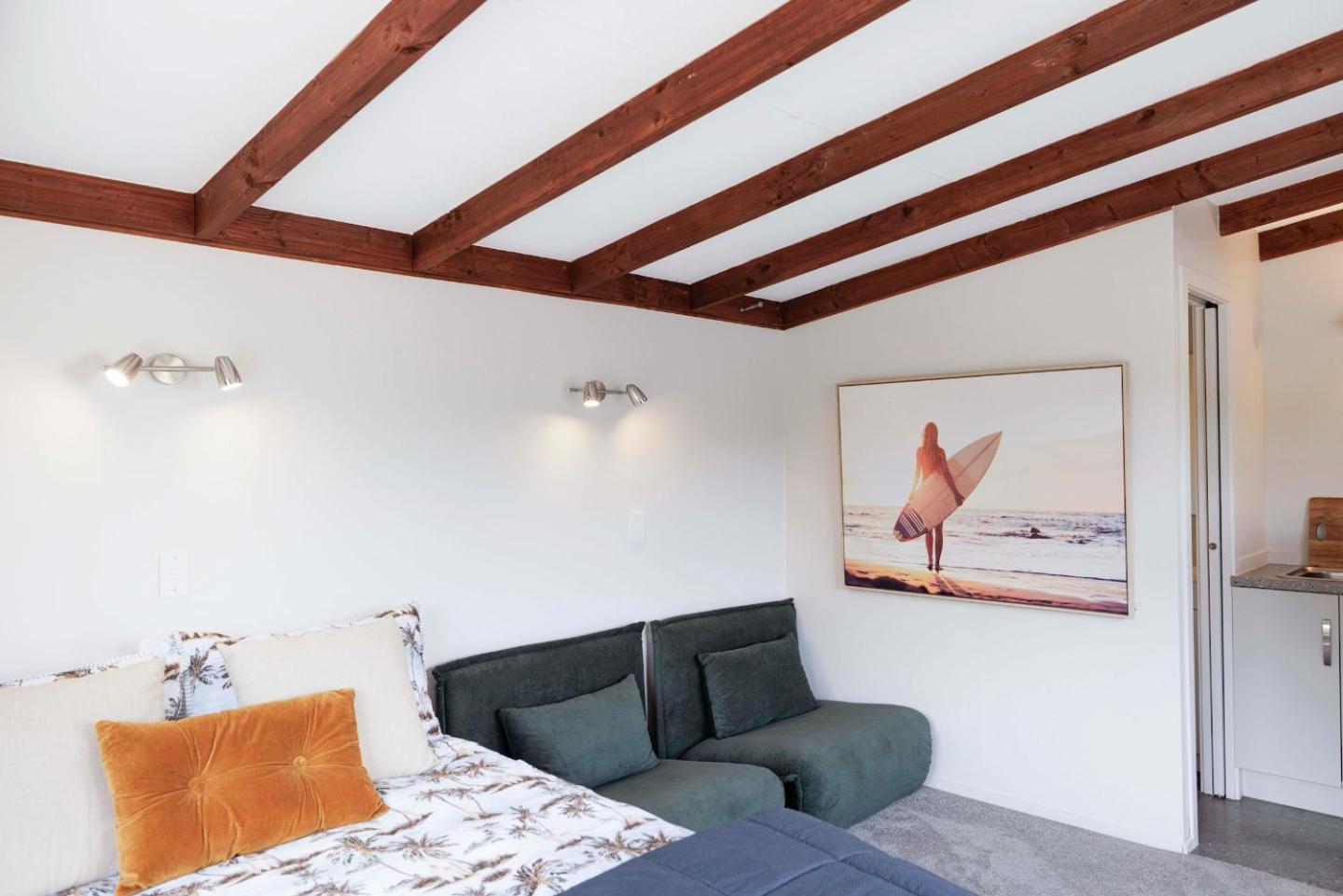 Rowling Road Studio – Cosy Kaiteri Base 5