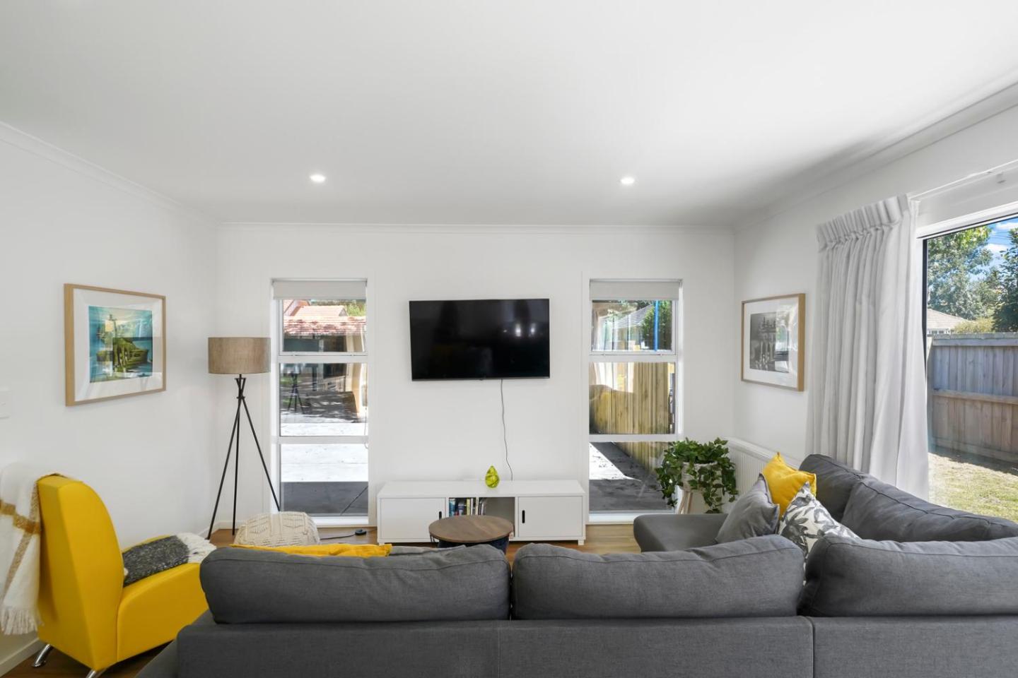 Contemporary Comfort - Masterton Holiday Home 4