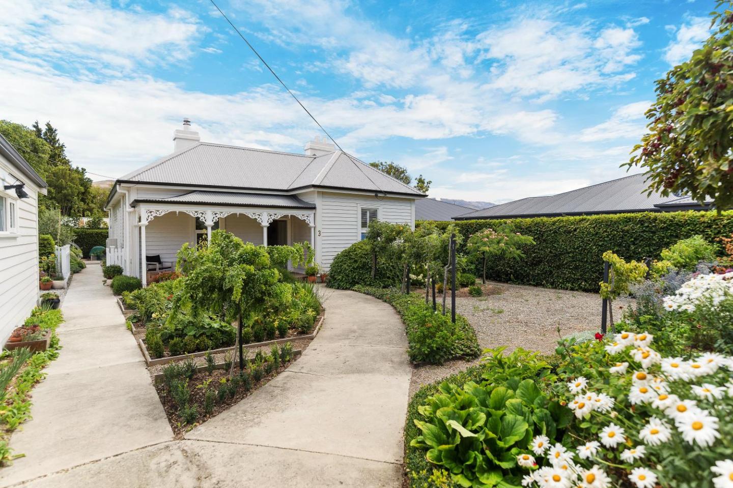 Victorian Villa - Cromwell Holiday Home 2