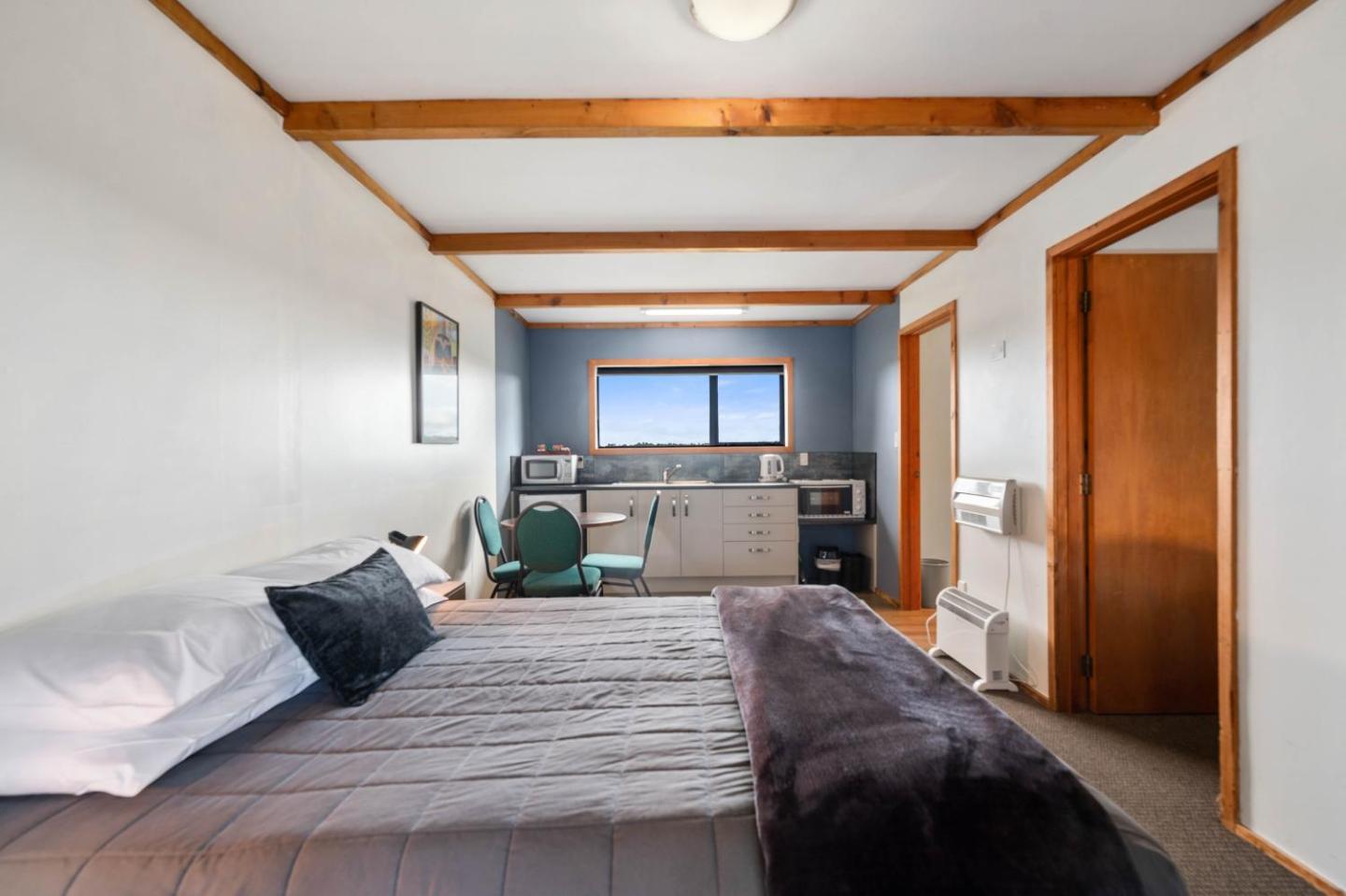 Mountain Heights Lodge 3