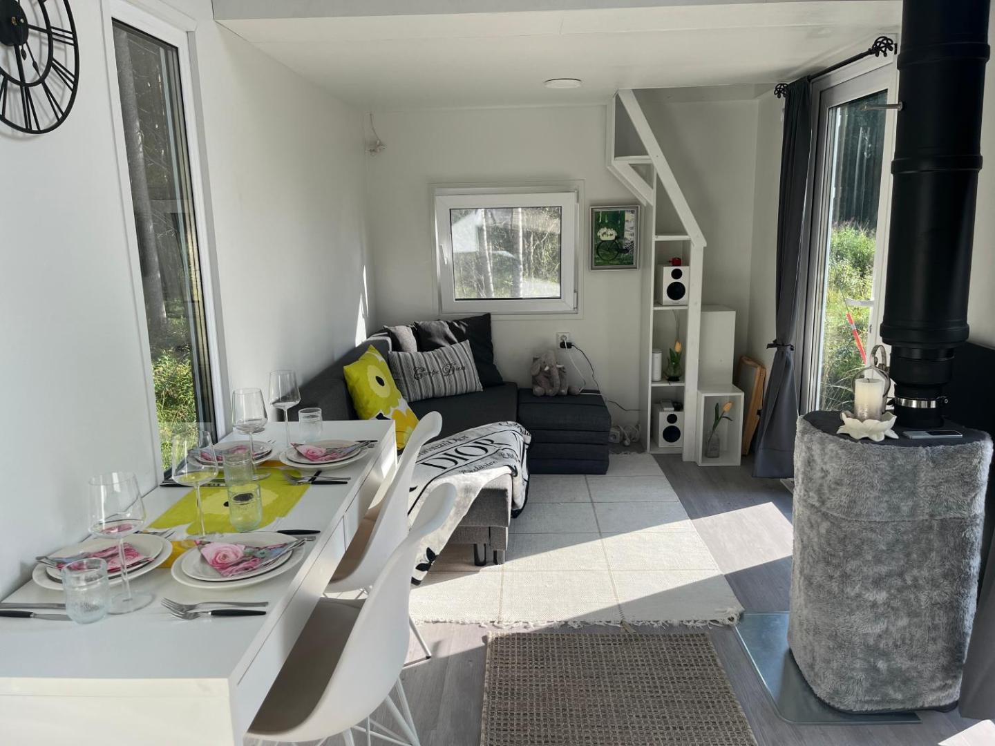 Tiny House Saagala, Minitalo Jokimaisemassa 3