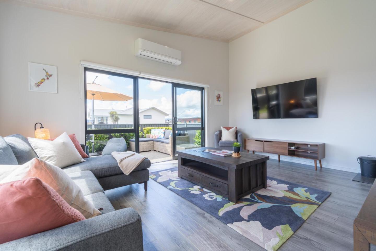 Pounamu Paradise - Te Anau Holiday Home 5