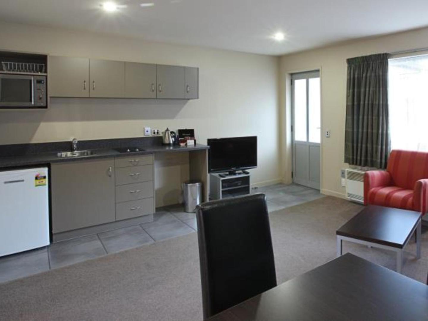 388 Tay Motel 5