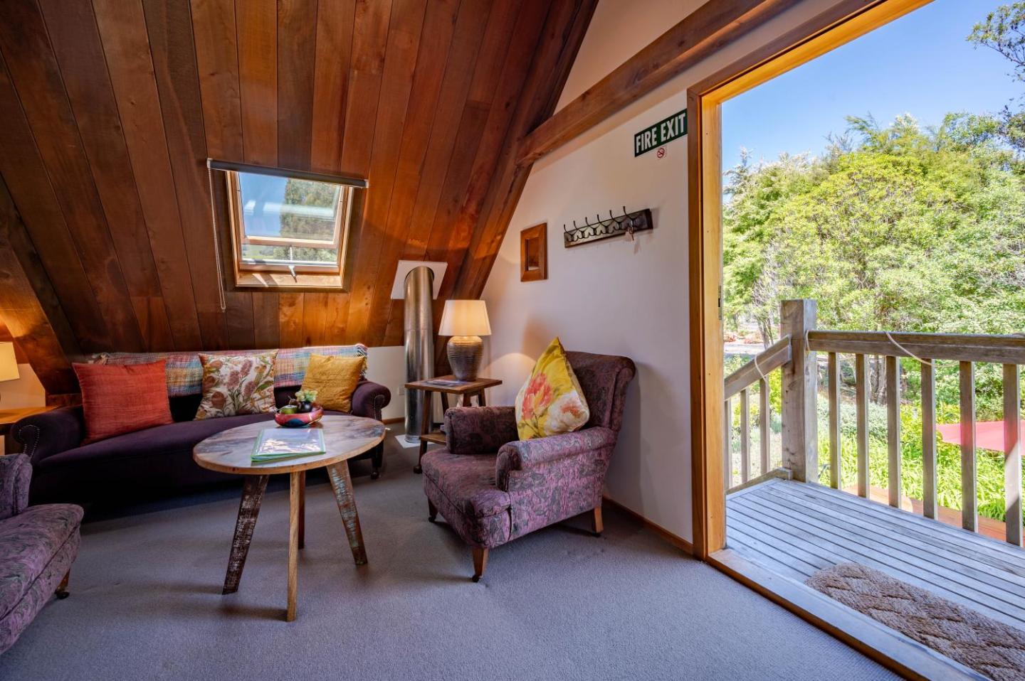 French Peak Loft - French Farm Holiday Home 5