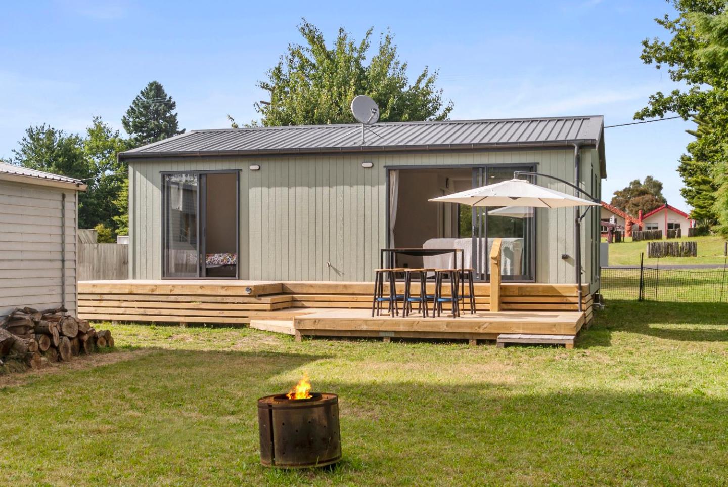 Lakeside Treasure - Mangakino Holiday Home 1