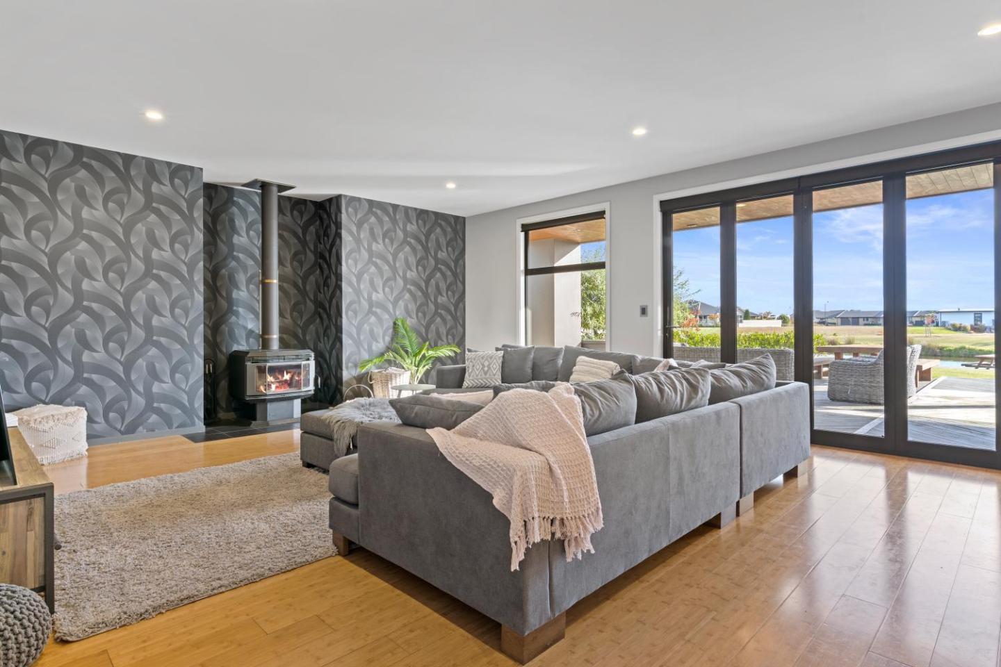Relax At Lake Hood Luxury Canal Home With Jetty 2