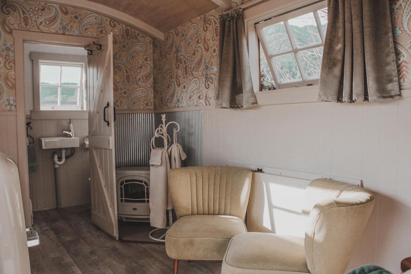 Rocky Creek Shepherds Hut 3