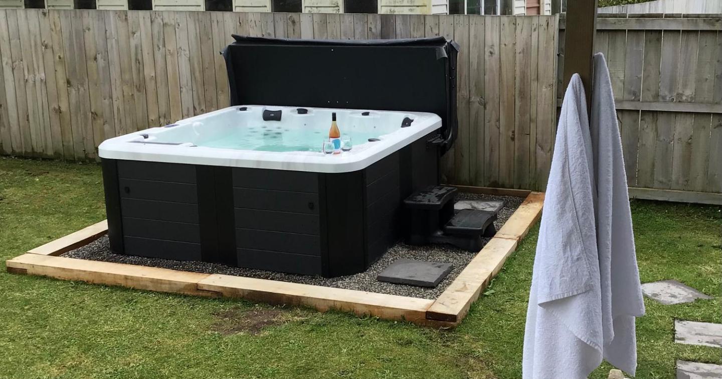 Black Beauty - Spacious Family Retreat For 12 With Spa 3