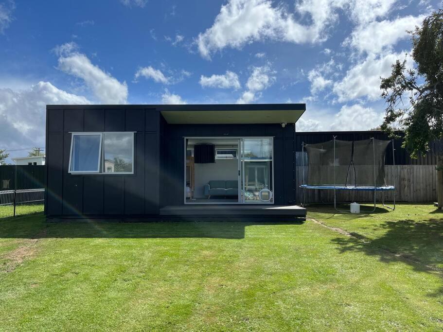 Black Beauty - Spacious Family Retreat For 12 With Spa 2