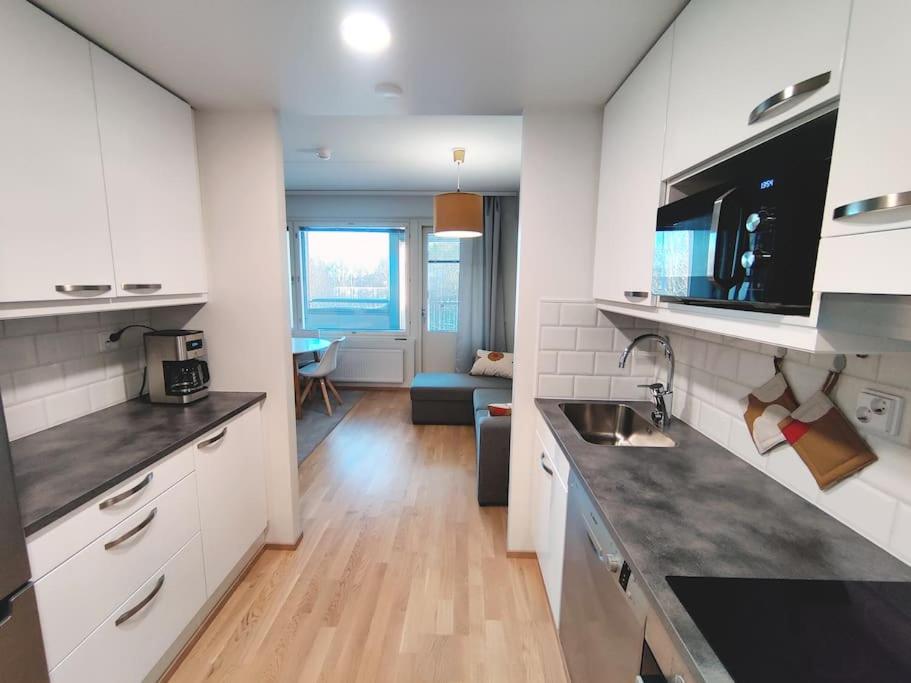 Modern Studio In Prime Location 5