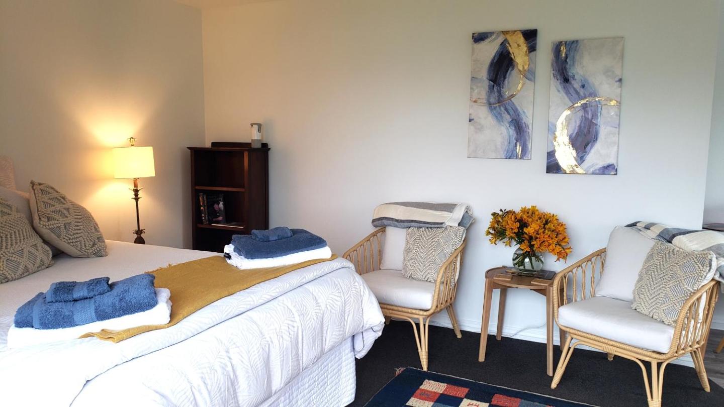 Coro Gold - Seaview Garden Suite Tairua 2