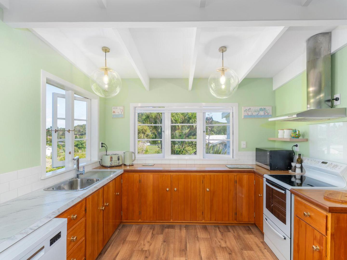 Crabapple Cottage - Coromandel Town Holiday Home 5