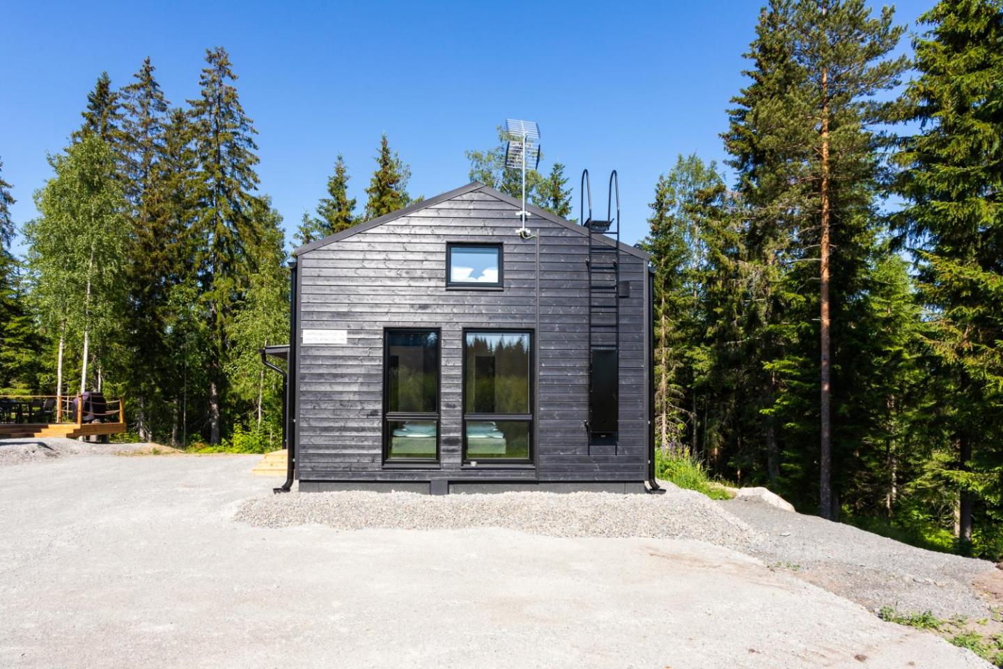 Himoskuutio 10, Erillistalo, Ulkoporeallas 5
