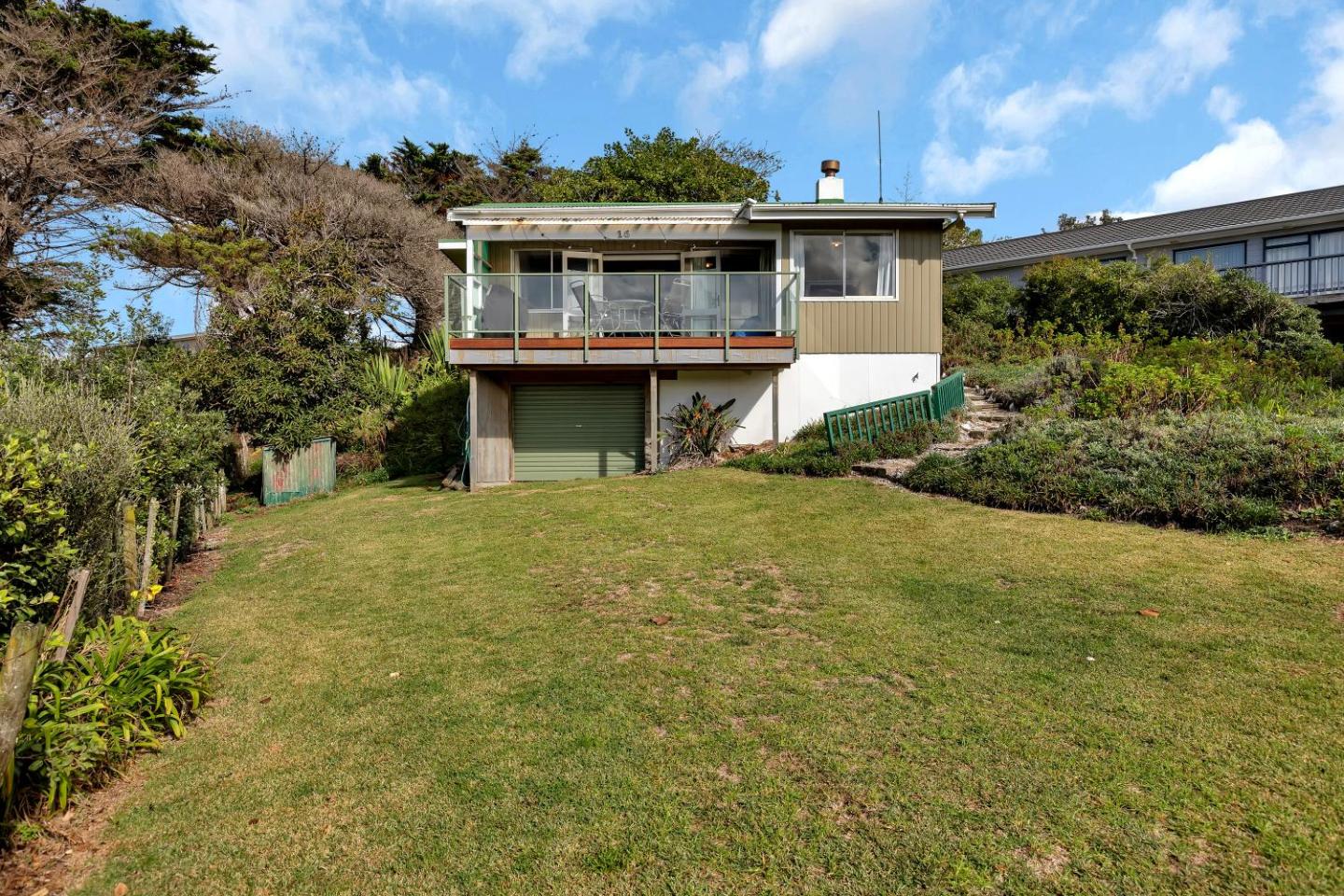 Patsy Cottage - A Charming 1960s Kiwi Bach Near Kaitaia 2