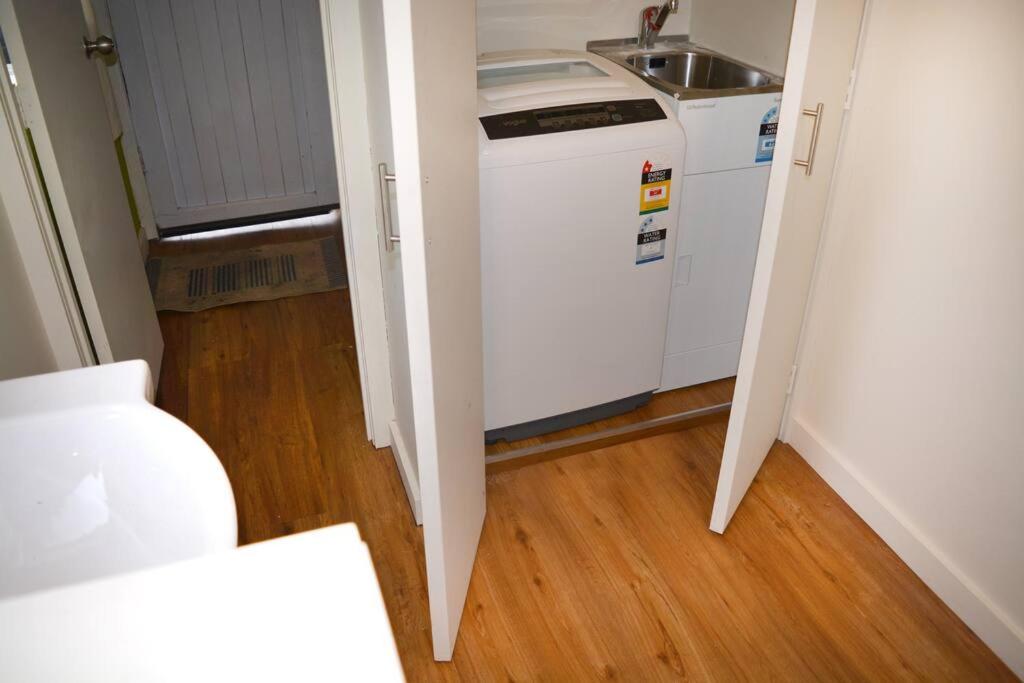 Riverlea Cottage - Cosy, Comfy, Quiet, Central 3