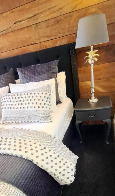 Apartment 4 - Haddin Court - Chic Ny Loft Style 4
