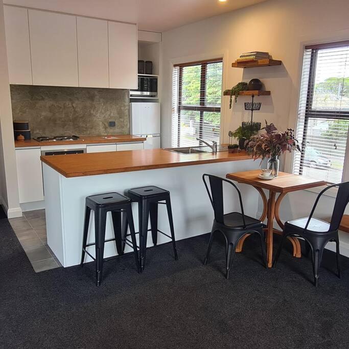 Apartment 6 - Haddin Court - Funky One Bedroom 3