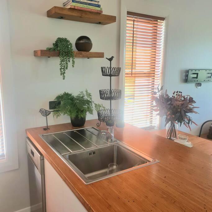 Apartment 6 - Haddin Court - Funky One Bedroom 5