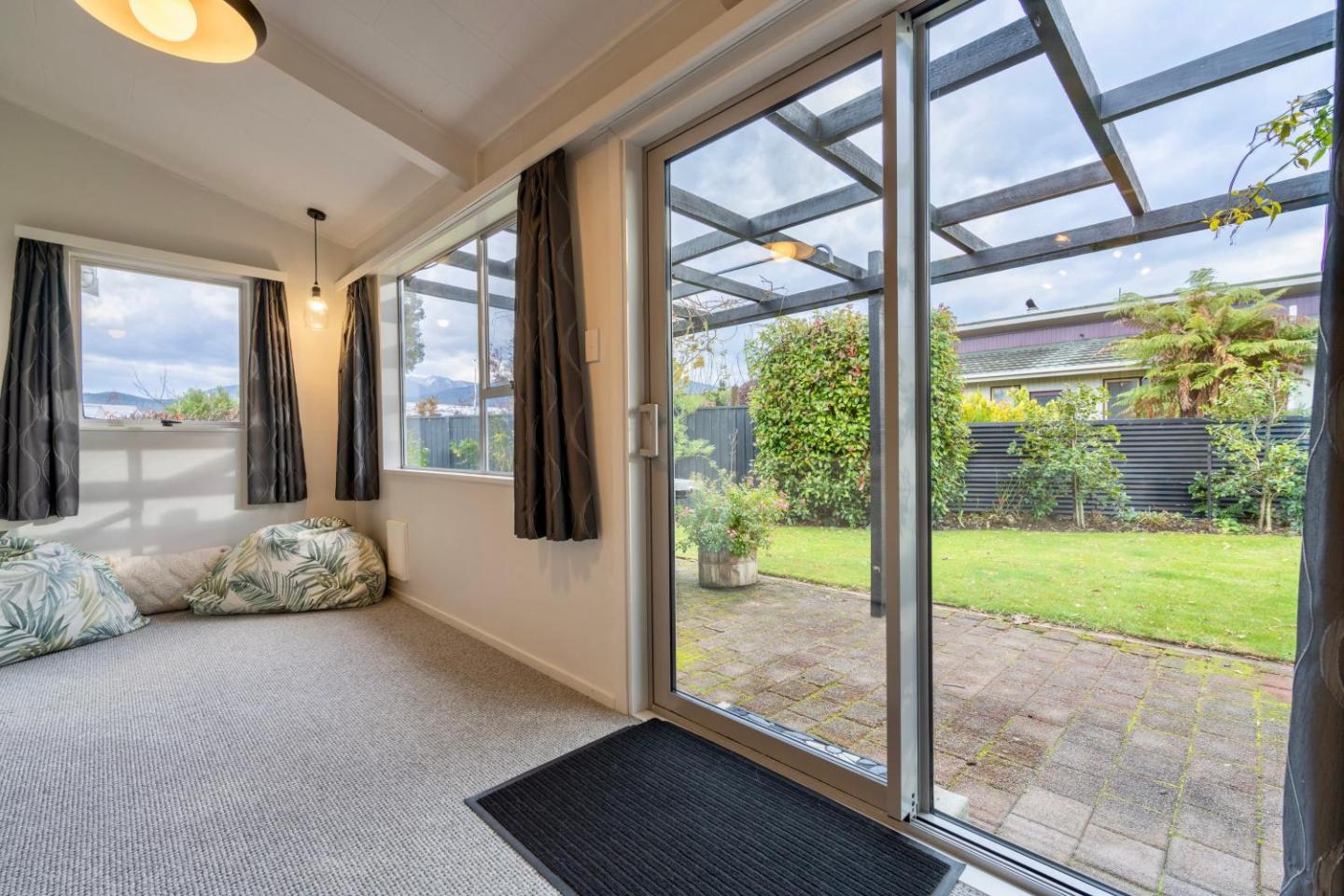 27 On Henry - Te Anau Holiday Home 4