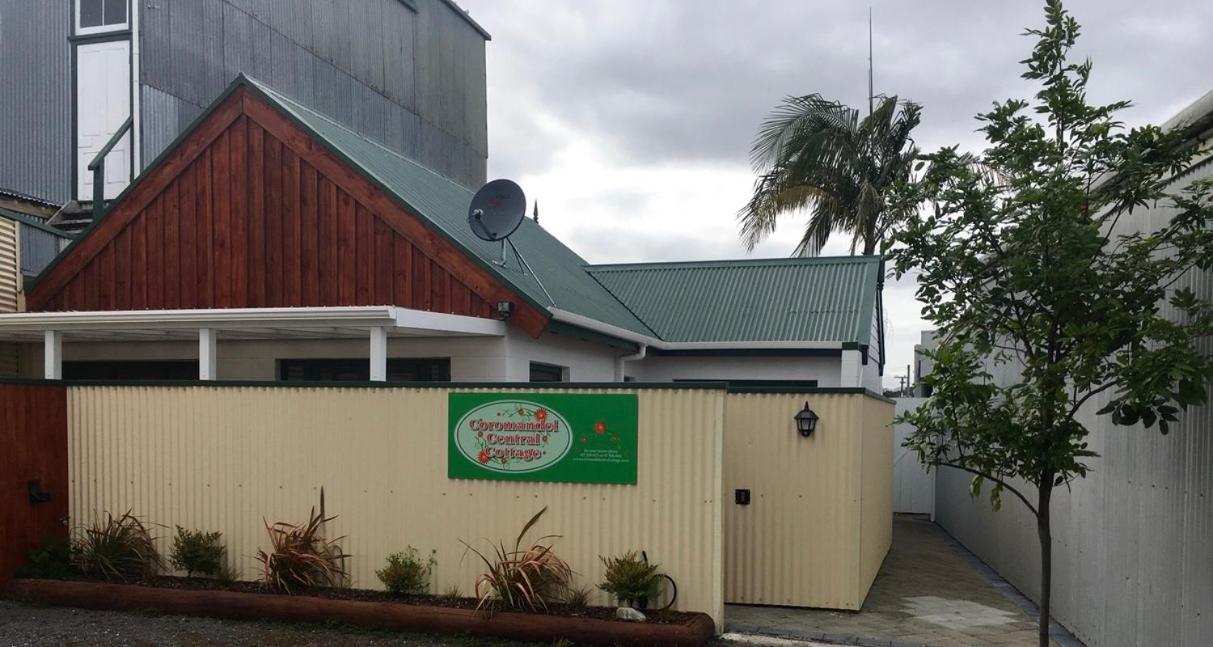 Coromandel Central Cottage Luxury W Spa 5