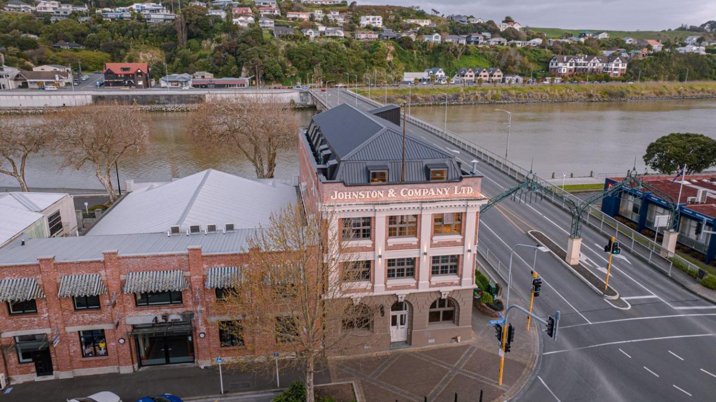 Johnston Apartments - Award-winning Building, Your Unforgettable Stay 3