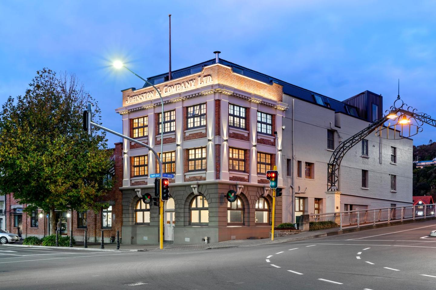 Johnston Apartments - Award-winning Building, Your Unforgettable Stay 2