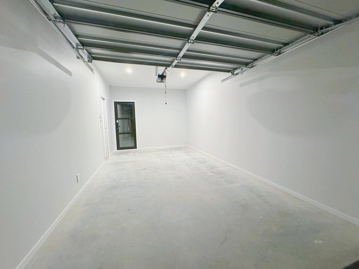 Modern & Stylish 3 Bedroom At Lowerhutt 2