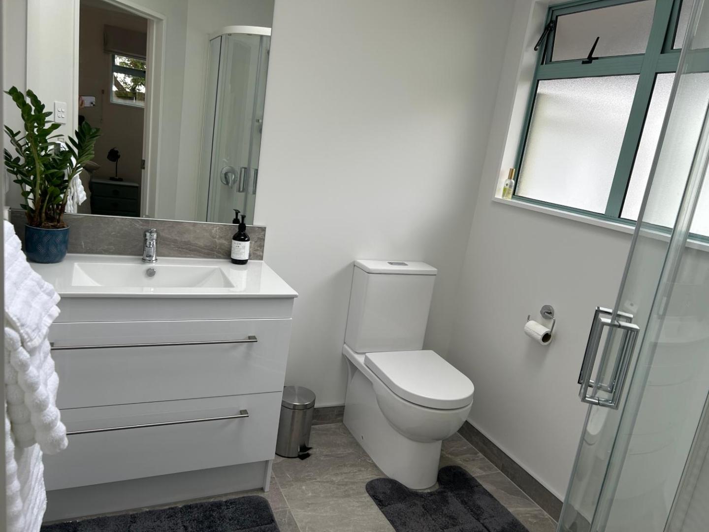 Guest Suite - Walk To Havelock North Village 4