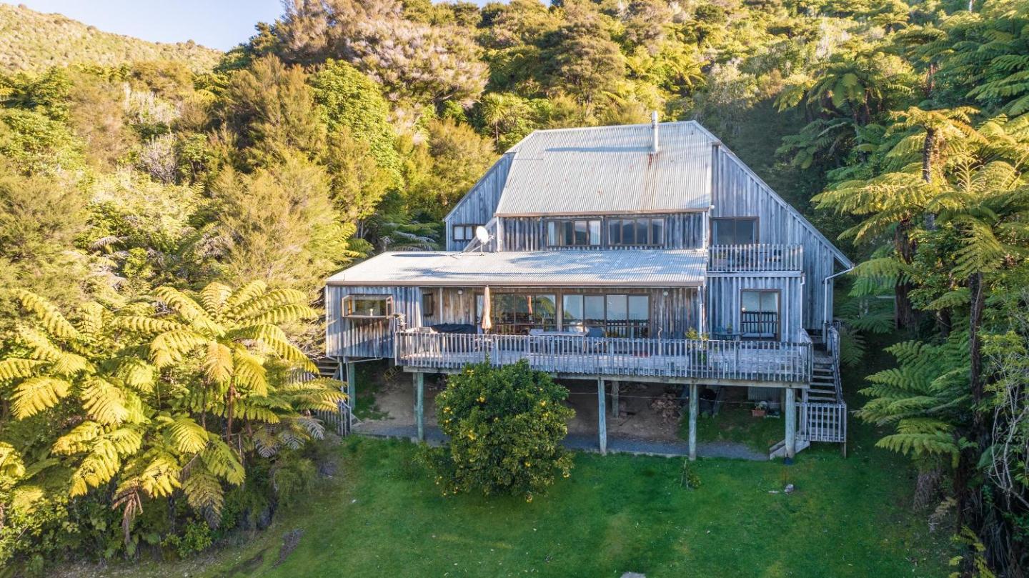 Moetapu Bay Bliss - Marlborough Sounds Retreat 2