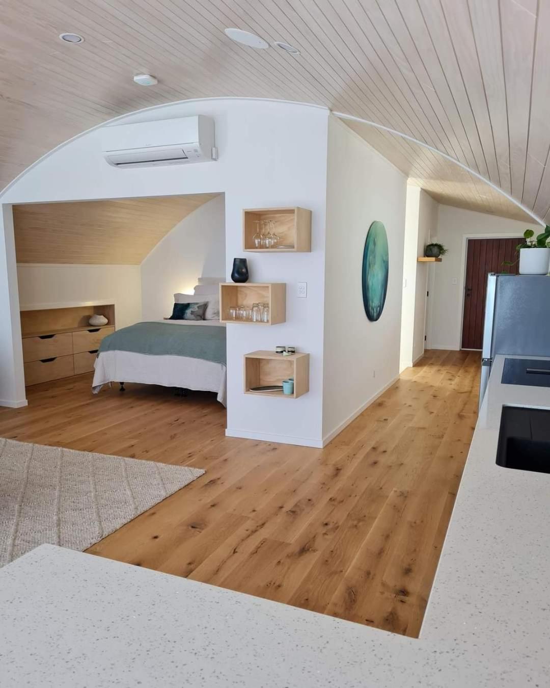 The Boatshed, Luxury Waterfront Accommodation 1