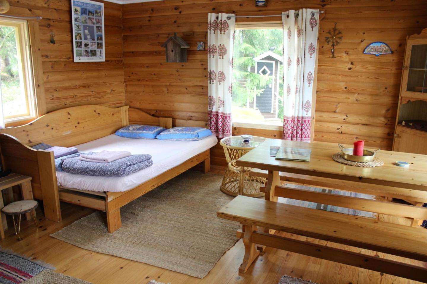 Cozy Cabin By The Lake 5