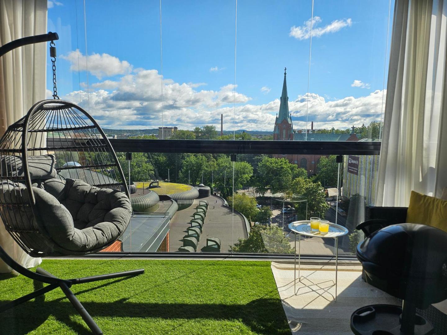 1 Bedroom Apartment With City Views 4