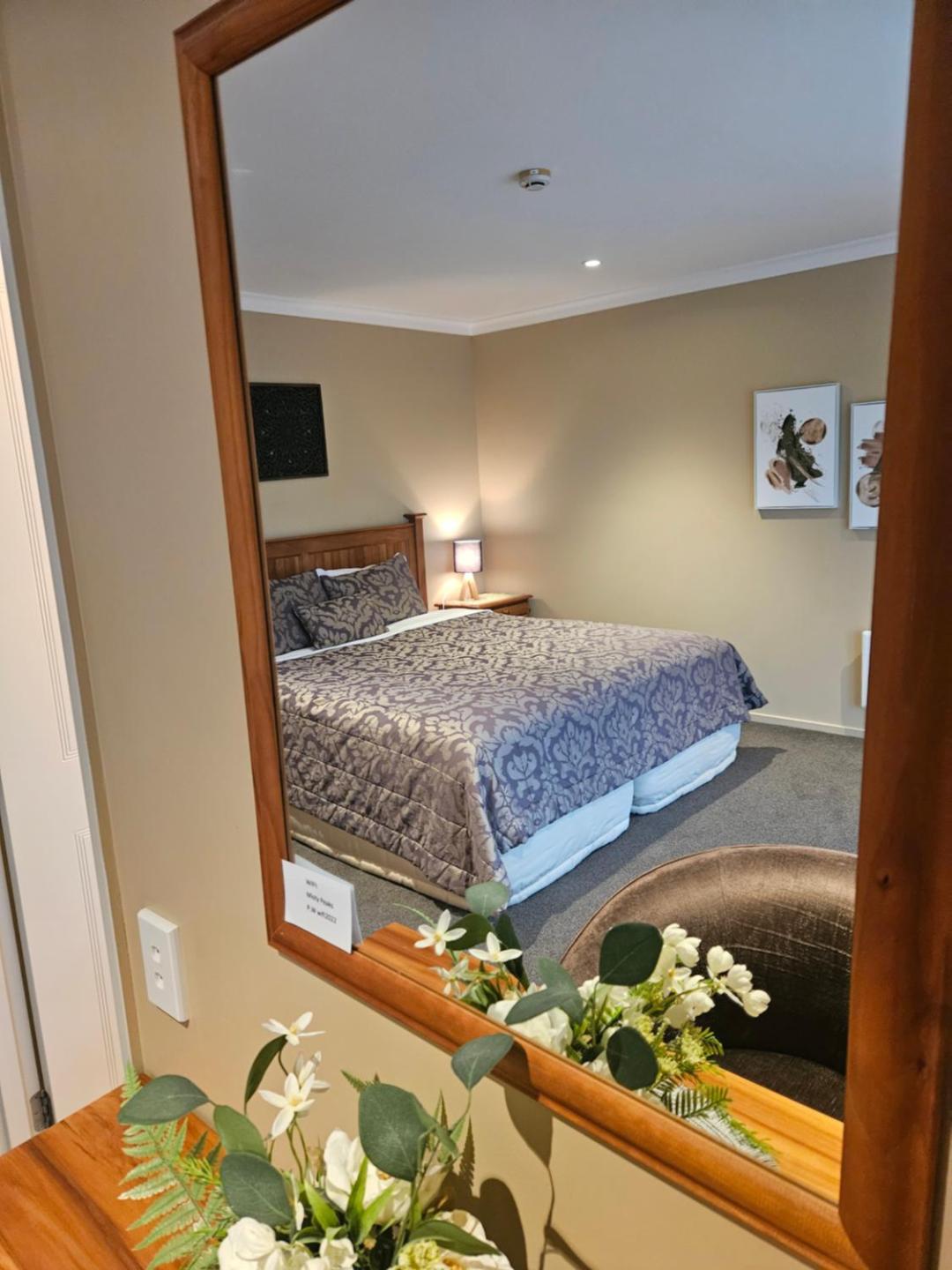 Misty Peaks Guesthouse 1