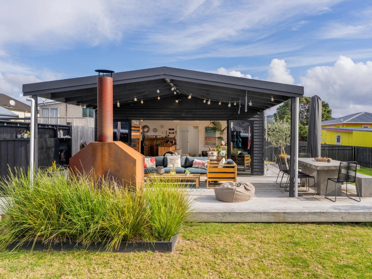 Sunny Hideaway - Whangamata Holiday Home 2