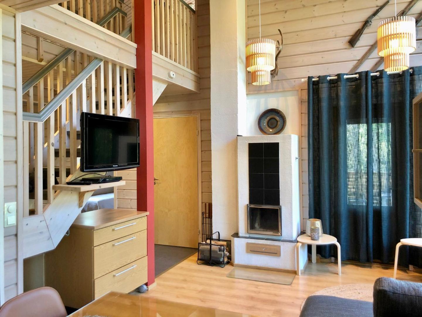 Petäjähovi 5