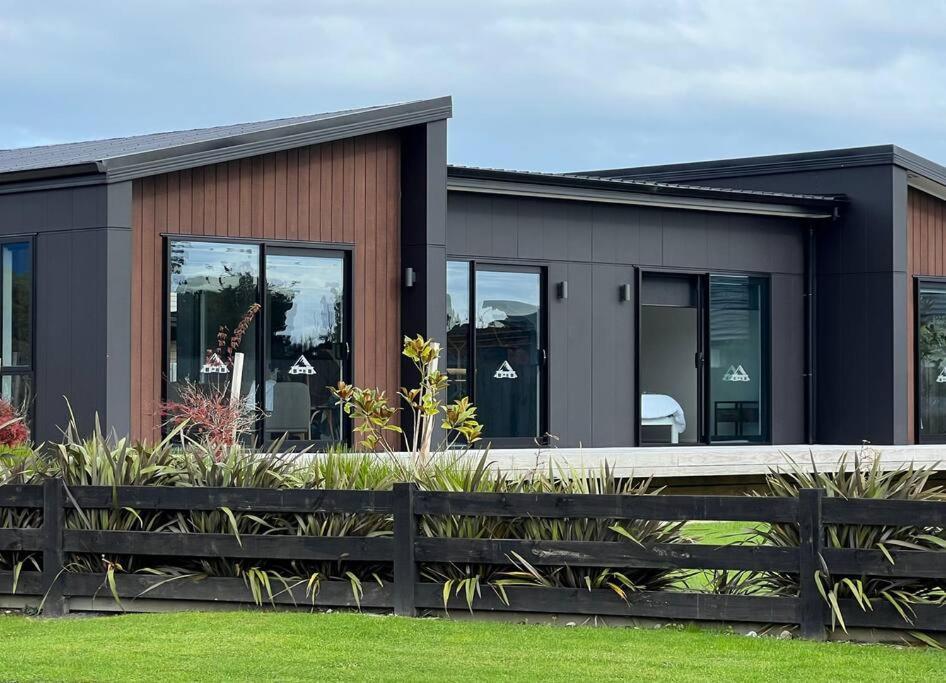 Miss Eastons Whare 2