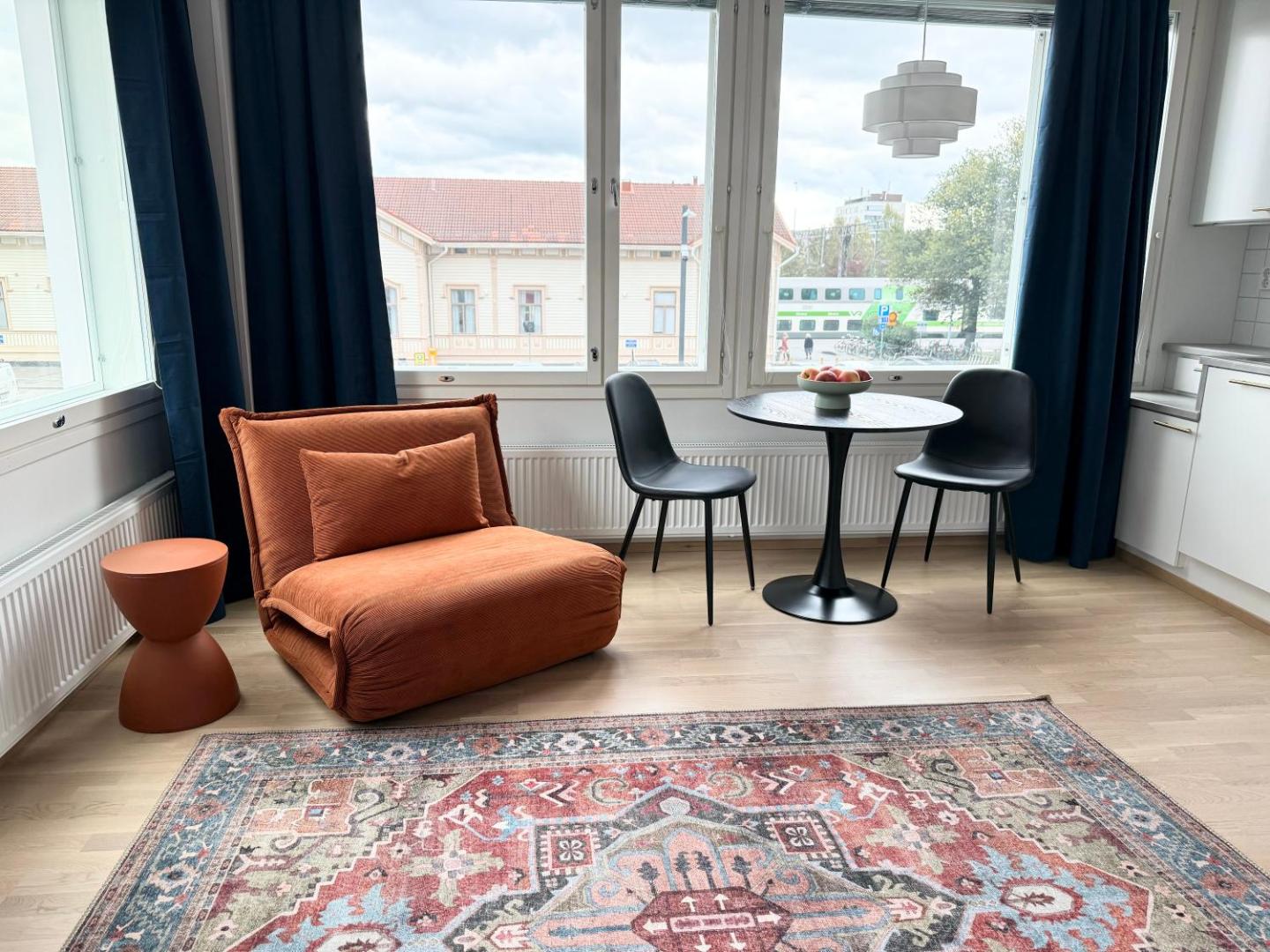 Spacious Railway Station Apartment With Sofabed For Kid Or Adult 5