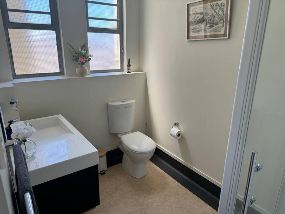 4 Large Bedroom Apartment In The City 5