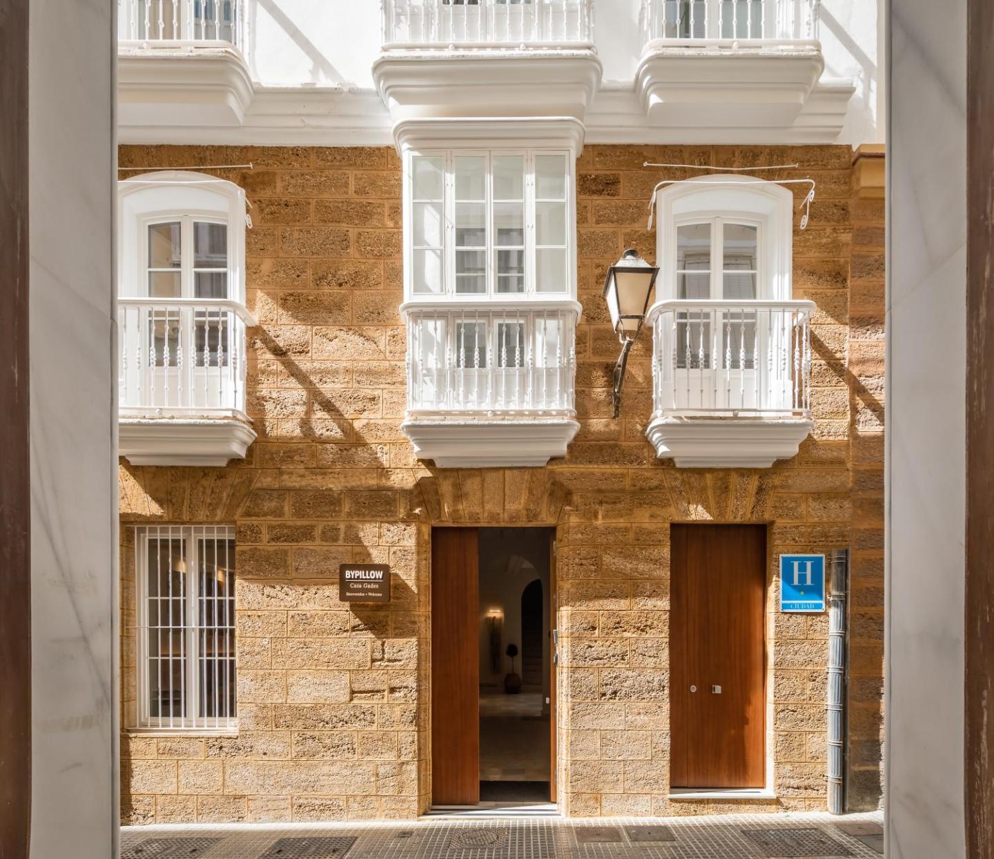 Cádiz B&B, Guest Houses and Inns | cozycozy