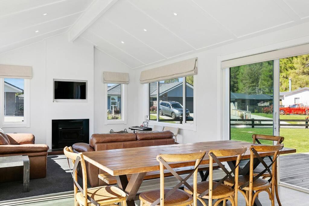 New Lake House In Kinloch 3